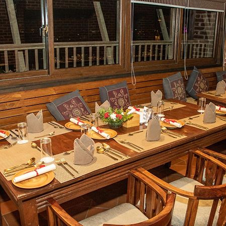 Basera Boutique Hotel 카트만두 외부 사진 A restaurant in India