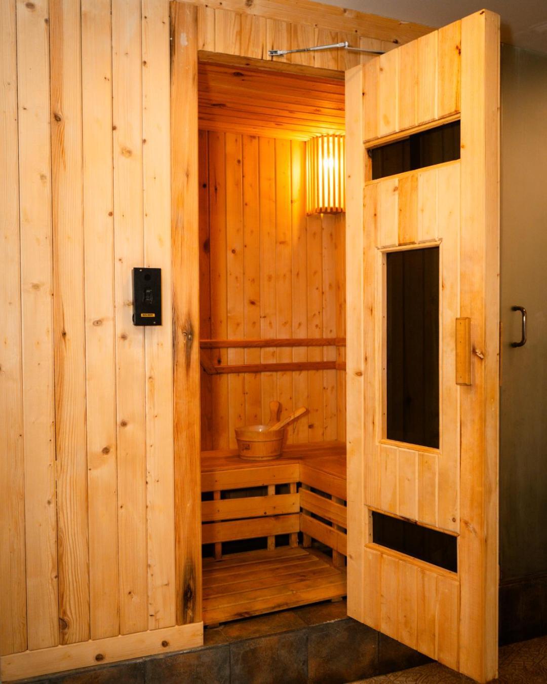 Basera Boutique Hotel 카트만두 외부 사진 A Finnish sauna