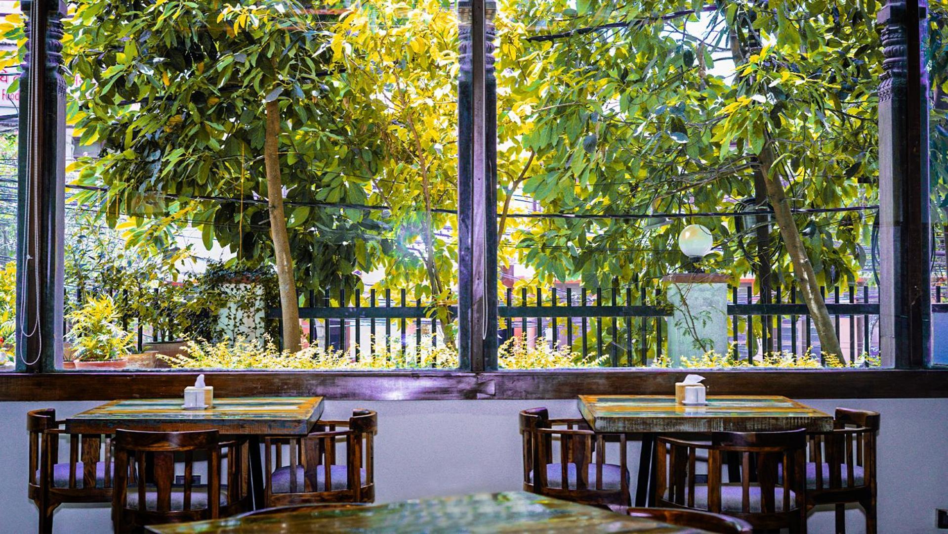 Basera Boutique Hotel 카트만두 외부 사진 A restaurant in the city